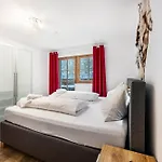 Good Life 3 Apartment