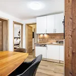 Good Life 3 Apartment