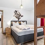 Good Life 3 Apartment *