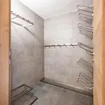Good Life 3 Apartment *